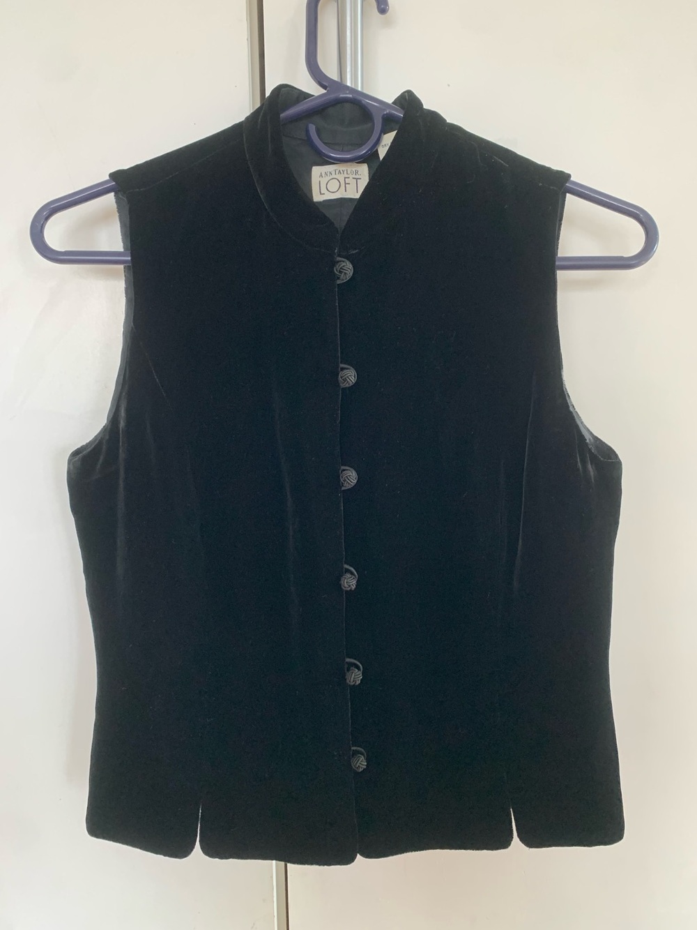 Vintage Y2K Ann Taylor LOFT Velvet Mandarin
Collar Vest